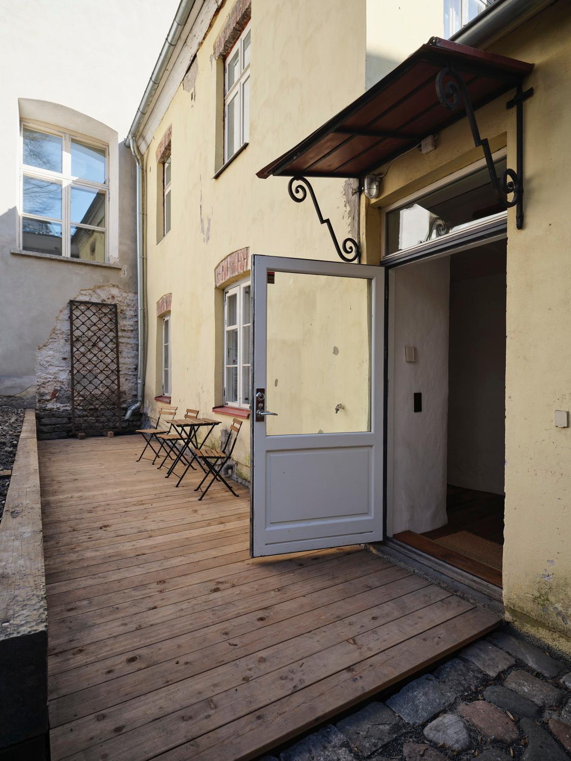 Historic Apartment With Private Garden In Old Town Tallinn Kültér fotó