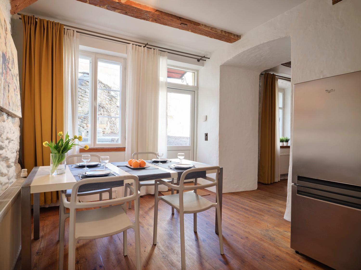 Historic Apartment With Private Garden In Old Town Tallinn Kültér fotó
